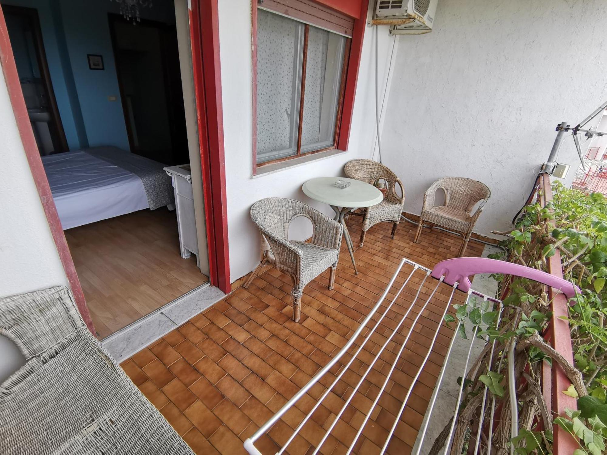 B&B Xenia Пати Екстериор снимка