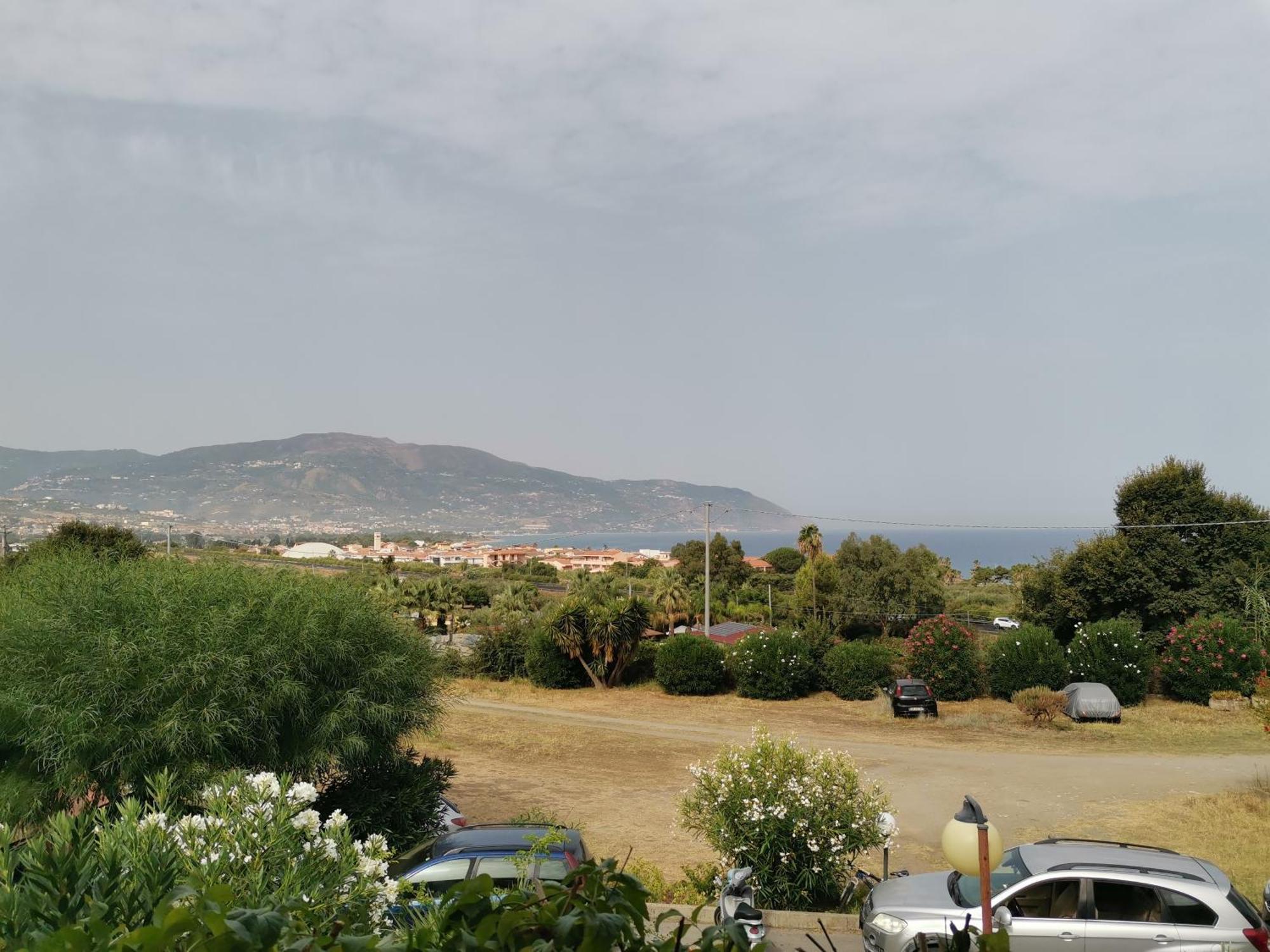 B&B Xenia Пати Екстериор снимка