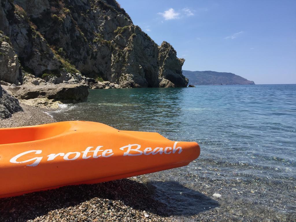 B&B Xenia Пати Екстериор снимка