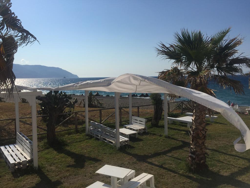 B&B Xenia Пати Екстериор снимка