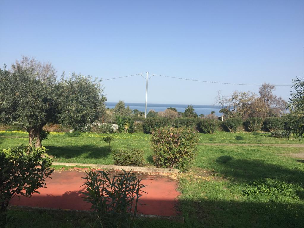 B&B Xenia Пати Екстериор снимка
